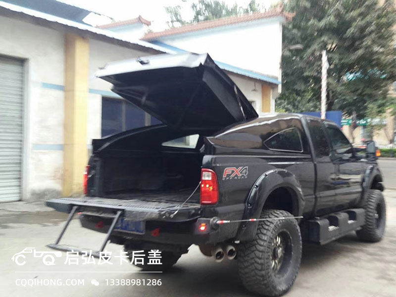 福特F350后盖掀开状态