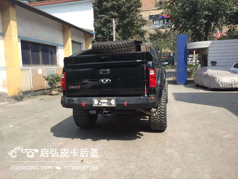 福特F350后箱盖后视图